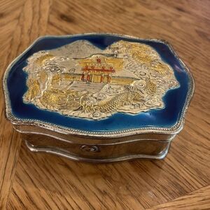 VINTAGE Metal JEWELRY BOX  ( MADE IN‎ OCCUPIED JAPAN )  Trinket Jewelry Casket